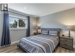 Upper level bedroom - 