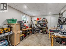 Full workshop/storage space - 