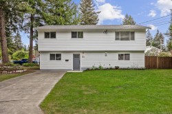 384 Cortez Cres Comox, BC V9M 3A1