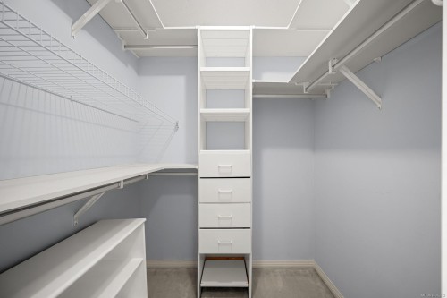 202-2275 Comox Ave, Comox, BC - Indoor With Storage