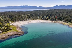 7670/7690 Anderson Dr  Hornby Island, BC V0R 1Z0