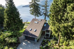 958 Lands End Rd North Saanich, BC V8L 4R4