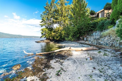 960 Lands End End, North Saanich, BC 