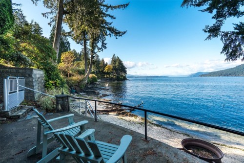 960 Lands End End, North Saanich, BC 