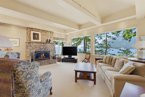 960 Lands End End, North Saanich, BC 