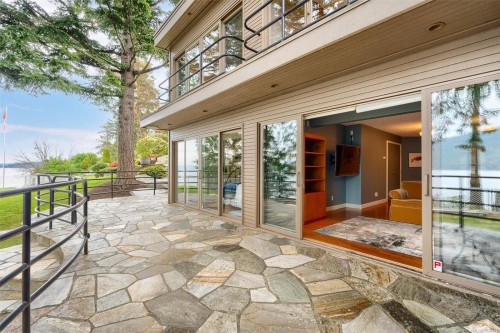 960 Lands End End, North Saanich, BC 