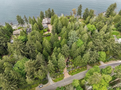 960 Lands End End, North Saanich, BC 
