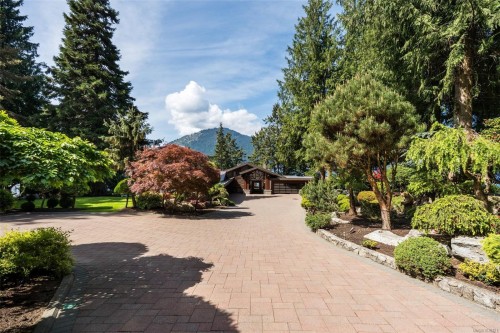 960 Lands End End, North Saanich, BC 