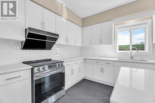111 Bradwell Chase, London North (North R), ON - Indoor Photo Showing Kitchen