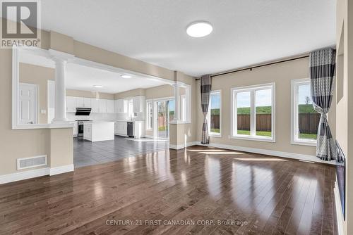 111 Bradwell Chase, London North (North R), ON - Indoor