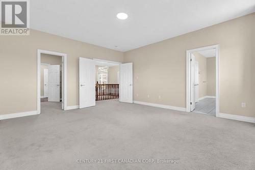 111 Bradwell Chase, London North (North R), ON - Indoor Photo Showing Other Room