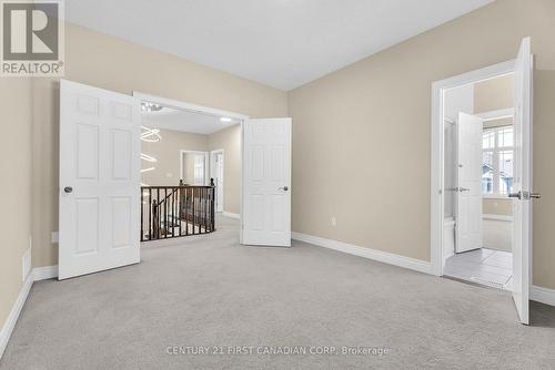111 Bradwell Chase, London North (North R), ON - Indoor Photo Showing Other Room