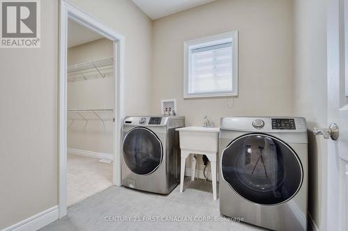 111 Bradwell Chase, London North (North R), ON - Indoor Photo Showing Laundry Room