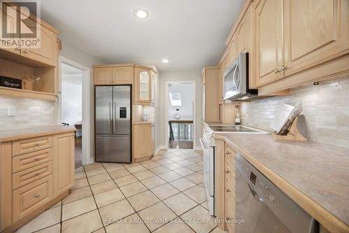 41 Plainsman Road, Mississauga, ON - Indoor Photo Showing Kitchen