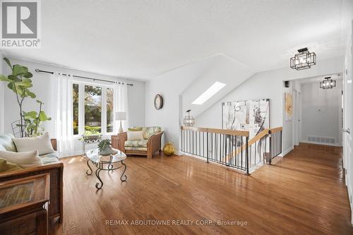 41 Plainsman Road, Mississauga, ON - Indoor Photo Showing Living Room