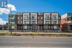 836 MIKINAK ROAD Ottawa, ON K1K 5A5