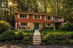 1343 HIDDEN VALLEY Road  Burlington, ON L7P 0T5