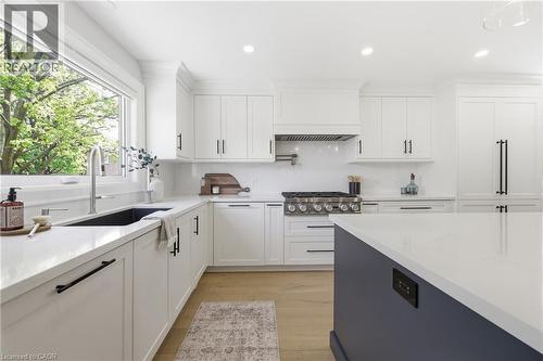 2029 Kempton Park Drive, Mississauga, ON - Indoor Photo Showing Kitchen