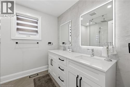 2029 Kempton Park Drive, Mississauga, ON - Indoor Photo Showing Bathroom