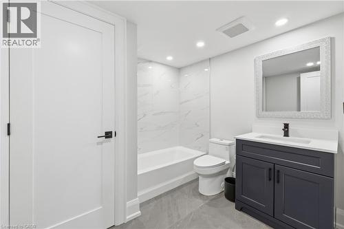 2029 Kempton Park Drive, Mississauga, ON - Indoor Photo Showing Bathroom