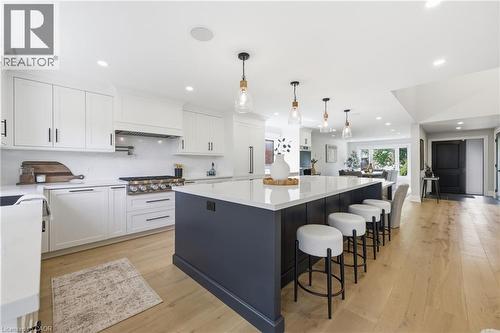 2029 Kempton Park Drive, Mississauga, ON - Indoor Photo Showing Kitchen With Upgraded Kitchen