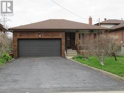 8 NEWLOVE COURT Toronto, ON M9W 5X5