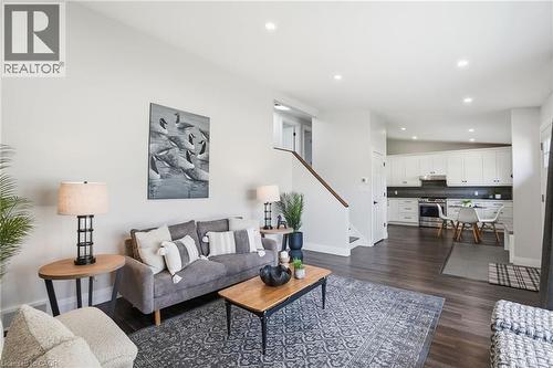 114 Luscombe Street, Hamilton, ON - Indoor Photo Showing Living Room