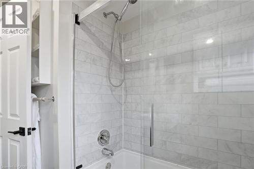 114 Luscombe Street, Hamilton, ON - Indoor Photo Showing Bathroom
