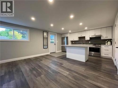 114 Luscombe Street, Hamilton, ON - Indoor Photo Showing Kitchen
