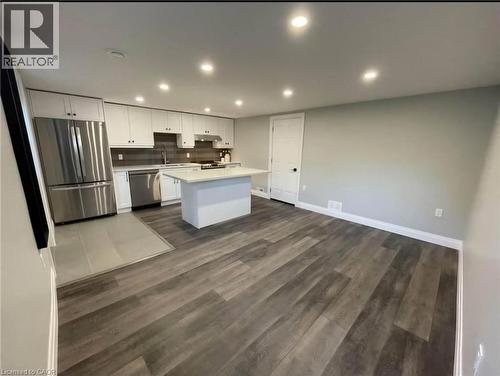 114 Luscombe Street, Hamilton, ON - Indoor Photo Showing Kitchen