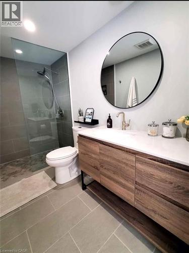 114 Luscombe Street, Hamilton, ON - Indoor Photo Showing Bathroom