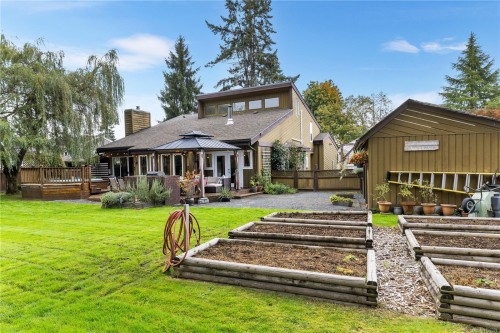 111 Engles Rd, Campbell River, BC 