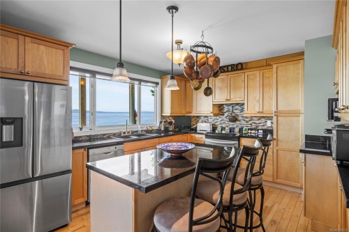 363 Chemainus Rd, Ladysmith, BC 