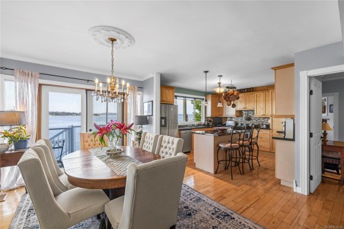 363 Chemainus Rd, Ladysmith, BC 