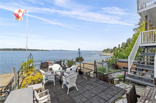 363 Chemainus Rd, Ladysmith, BC 