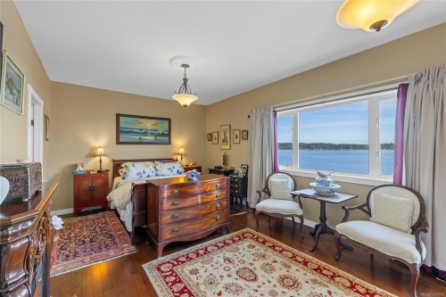 363 Chemainus Rd, Ladysmith, BC 