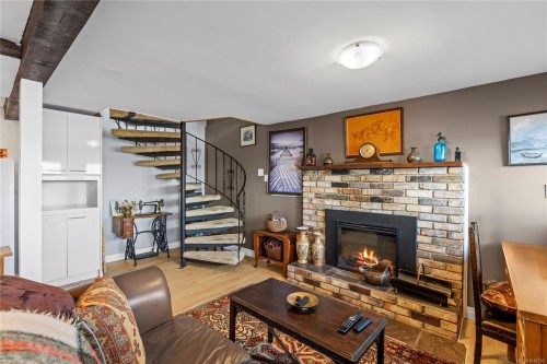 363 Chemainus Rd, Ladysmith, BC 