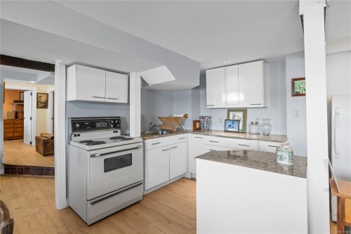 363 Chemainus Rd, Ladysmith, BC 