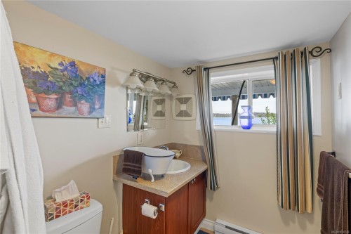 363 Chemainus Rd, Ladysmith, BC 