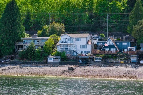 363 Chemainus Rd, Ladysmith, BC 
