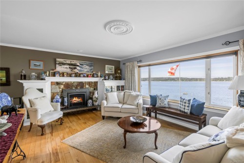 363 Chemainus Rd, Ladysmith, BC 