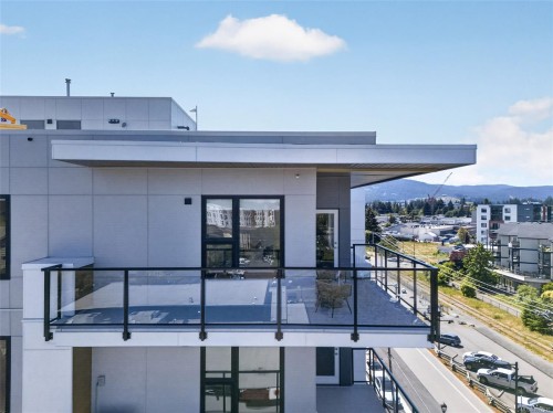 #302-777 Station Ave  Langford, BC V9B 2S1