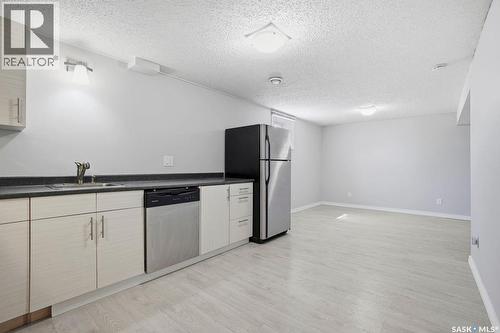 38 Cartier Crescent, Saskatoon, SK - Indoor Photo Showing Kitchen