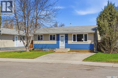 38 Cartier Crescent, Saskatoon, SK - Outdoor With Facade