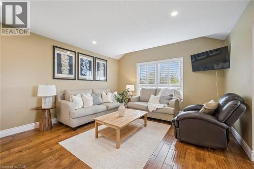 96 Hay Crescent, Cambridge, ON - Indoor Photo Showing Living Room