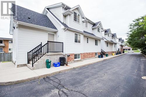 360 Erb Street W, Waterloo, ON - Outdoor