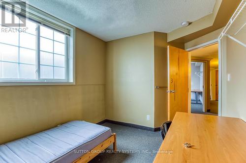 360 Erb Street W, Waterloo, ON - Indoor Photo Showing Bedroom