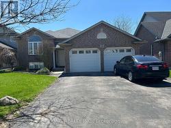 120 REDWOOD COURT Welland, ON L3C 7C4