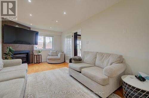 32 Lena Crescent, Cambridge, ON - Indoor Photo Showing Living Room With Fireplace