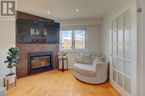 32 Lena Crescent, Cambridge, ON - Indoor Photo Showing Living Room With Fireplace